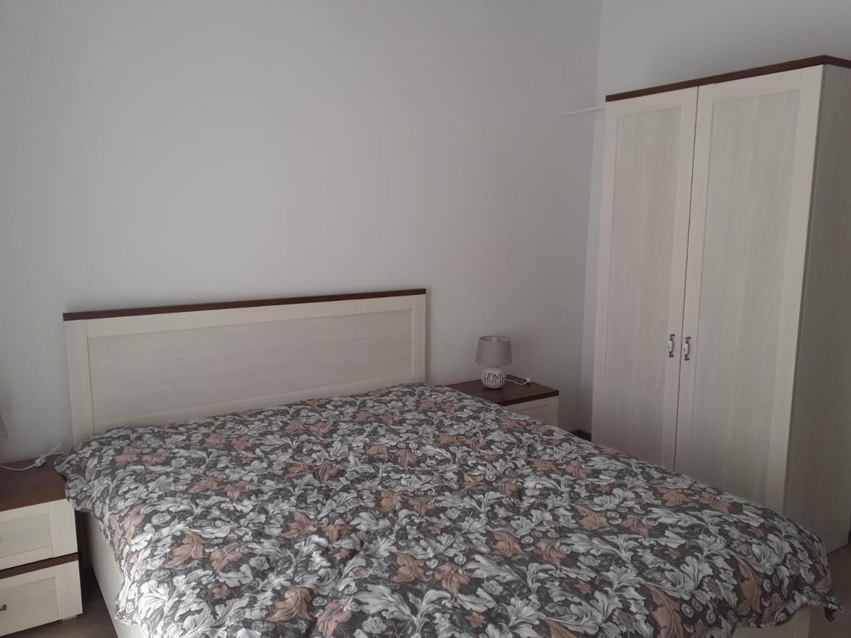 Sara Apartman Livezeni  Extérieur photo