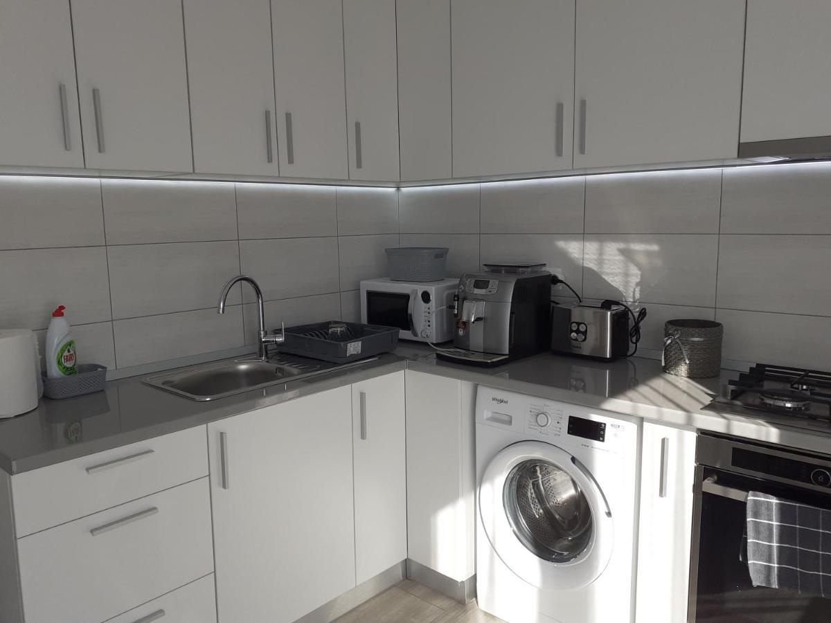 Sara Apartman Livezeni  Extérieur photo
